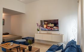 Monte Smith Luxury Garden Apartment With Parking
